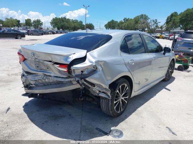 Photo 3 VIN: 4T1B11HK9JU629389 - TOYOTA CAMRY 