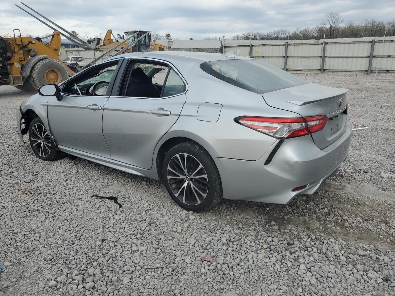 Photo 1 VIN: 4T1B11HK9JU642398 - TOYOTA CAMRY 