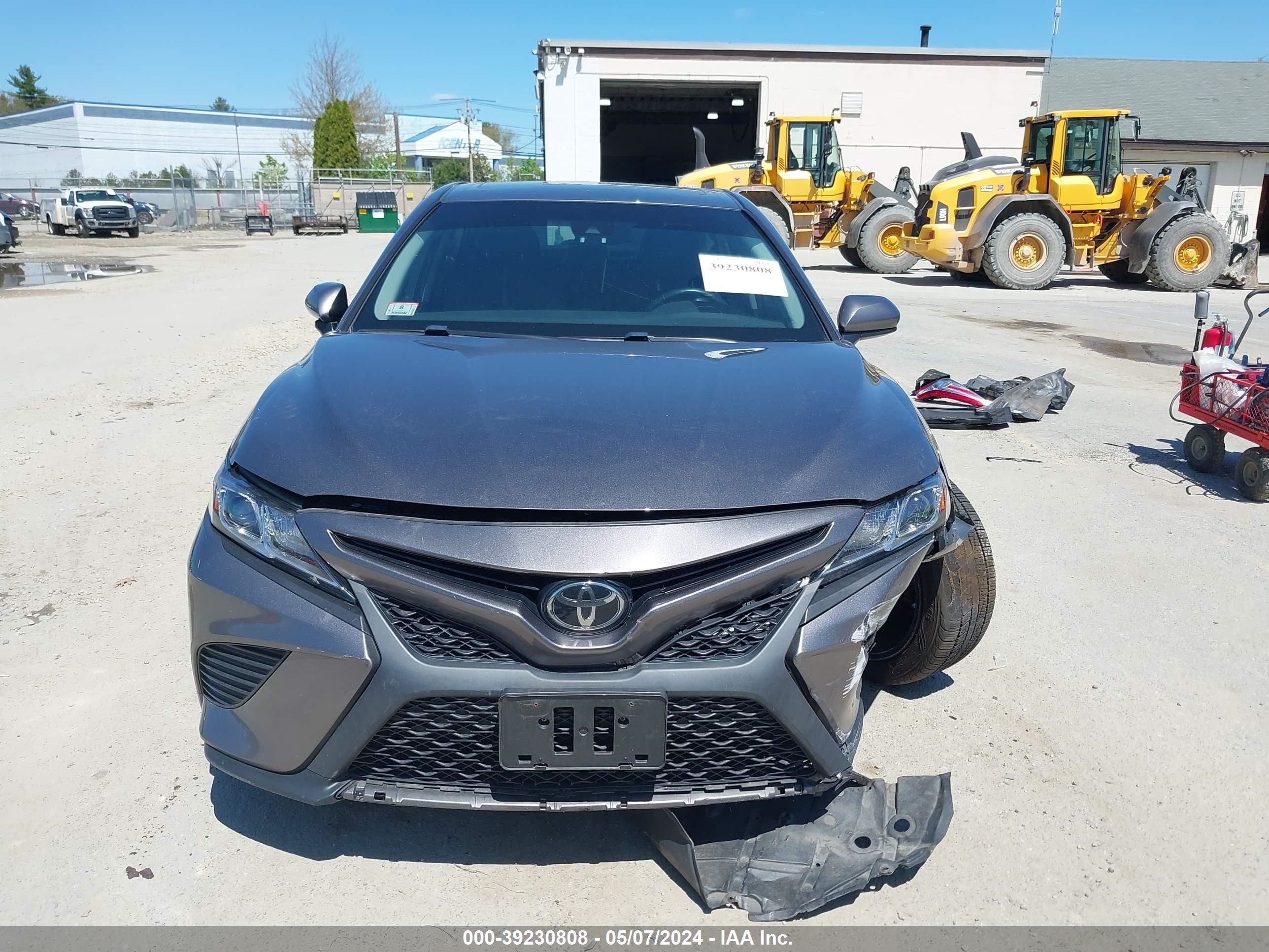 Photo 12 VIN: 4T1B11HK9JU674641 - TOYOTA CAMRY 