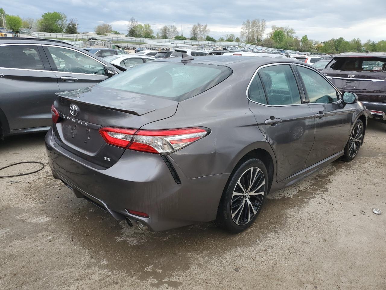 Photo 2 VIN: 4T1B11HK9KU170897 - TOYOTA CAMRY 