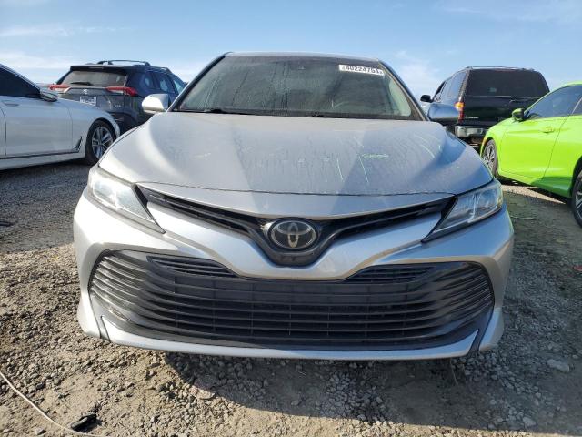 Photo 4 VIN: 4T1B11HK9KU769430 - TOYOTA CAMRY 