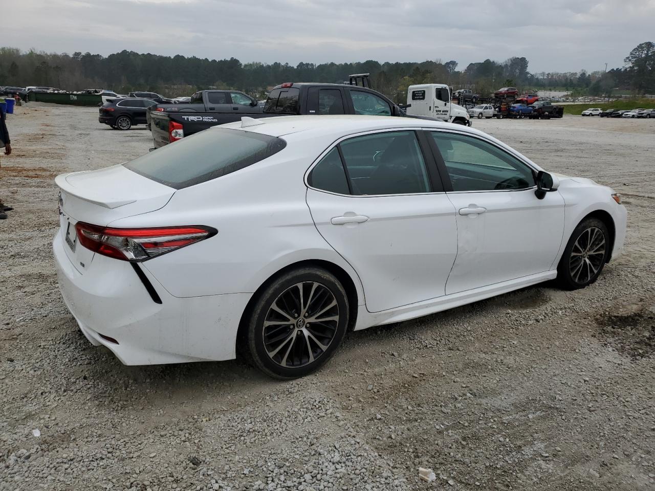 Photo 2 VIN: 4T1B11HK9KU803740 - TOYOTA CAMRY 