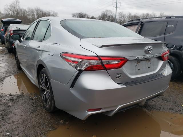 Photo 2 VIN: 4T1B11HKXJU026693 - TOYOTA CAMRY L 