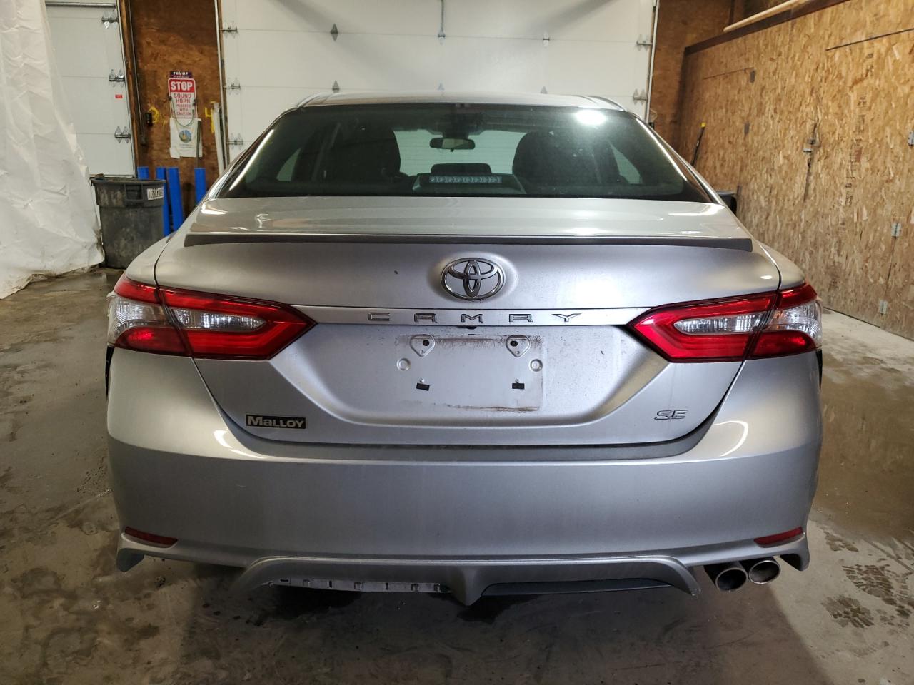 Photo 5 VIN: 4T1B11HKXJU031439 - TOYOTA CAMRY 