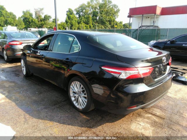 Photo 2 VIN: 4T1B11HKXJU044191 - TOYOTA CAMRY 