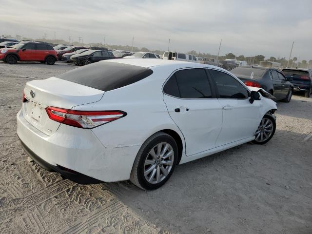 Photo 2 VIN: 4T1B11HKXJU045177 - TOYOTA CAMRY L 