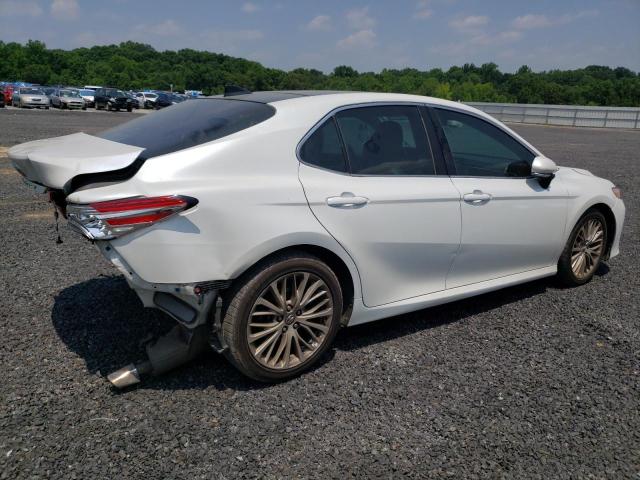 Photo 2 VIN: 4T1B11HKXJU048838 - TOYOTA CAMRY L 