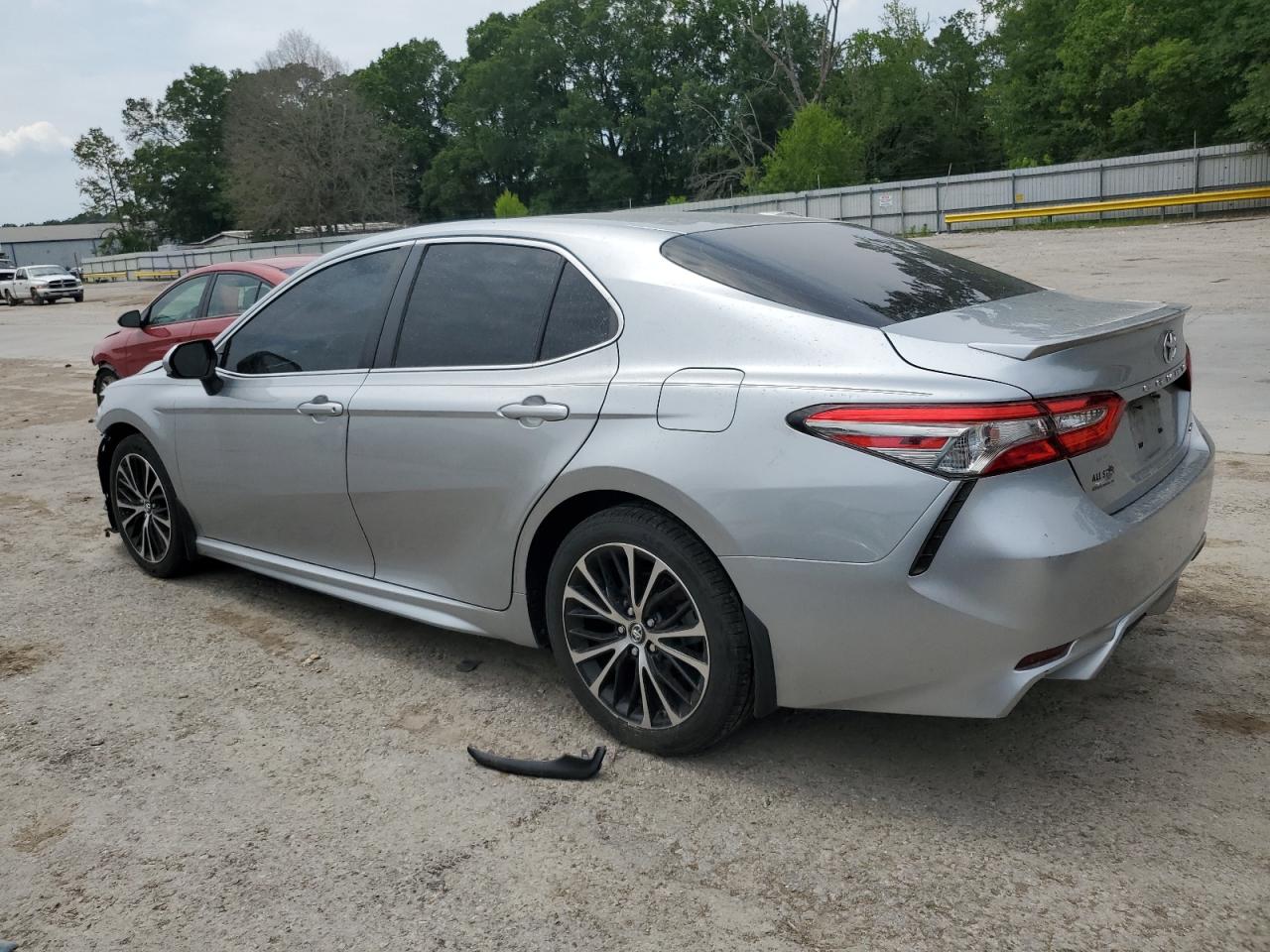 Photo 1 VIN: 4T1B11HKXJU057104 - TOYOTA CAMRY 