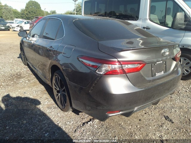 Photo 2 VIN: 4T1B11HKXJU059970 - TOYOTA CAMRY 