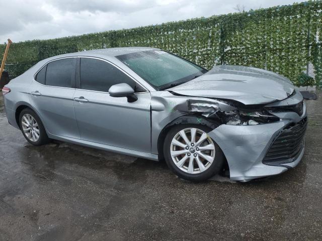 Photo 3 VIN: 4T1B11HKXJU070421 - TOYOTA CAMRY L 