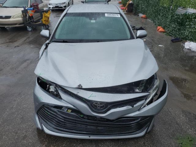 Photo 4 VIN: 4T1B11HKXJU070421 - TOYOTA CAMRY L 