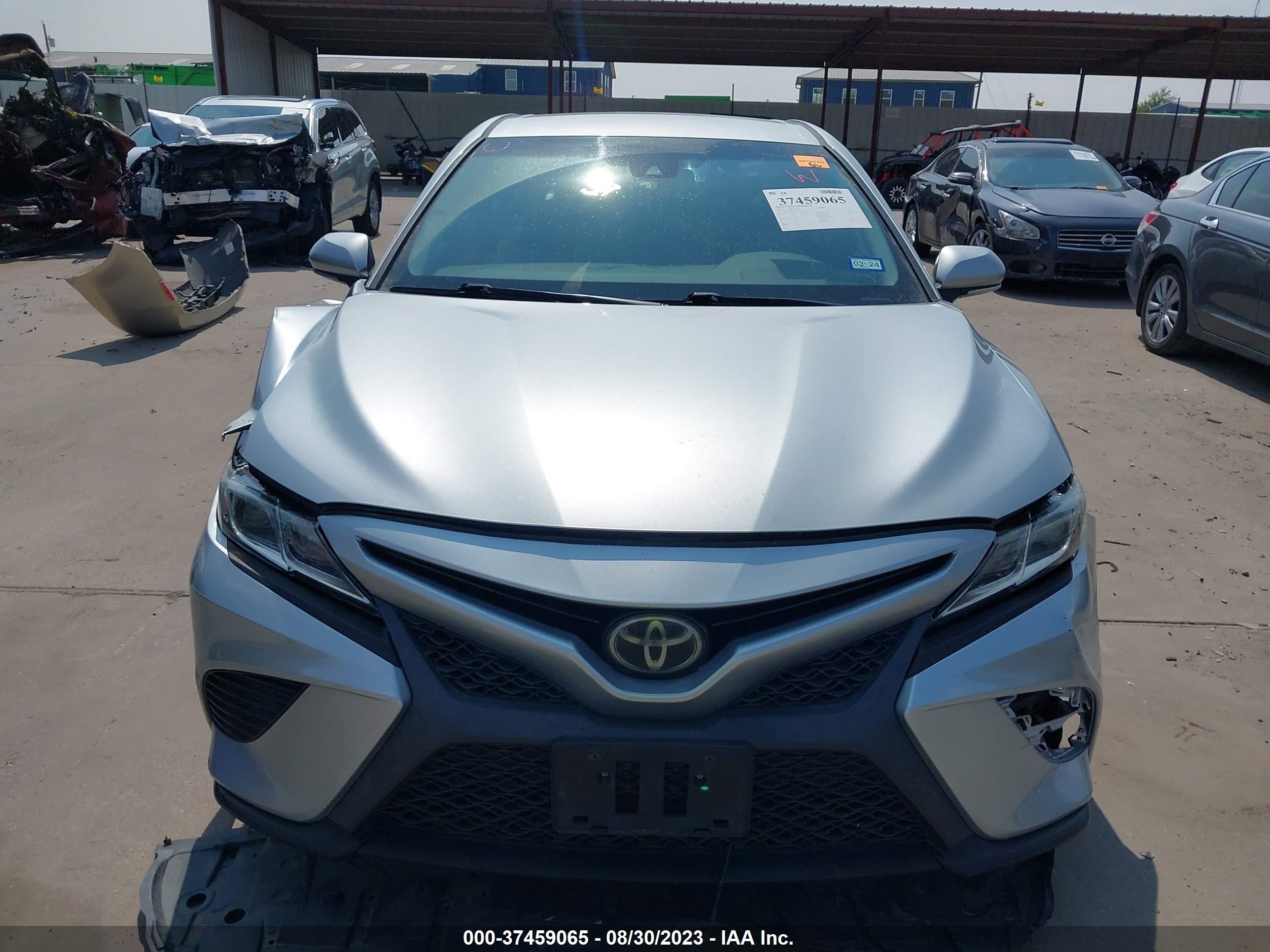 Photo 12 VIN: 4T1B11HKXJU075926 - TOYOTA CAMRY 