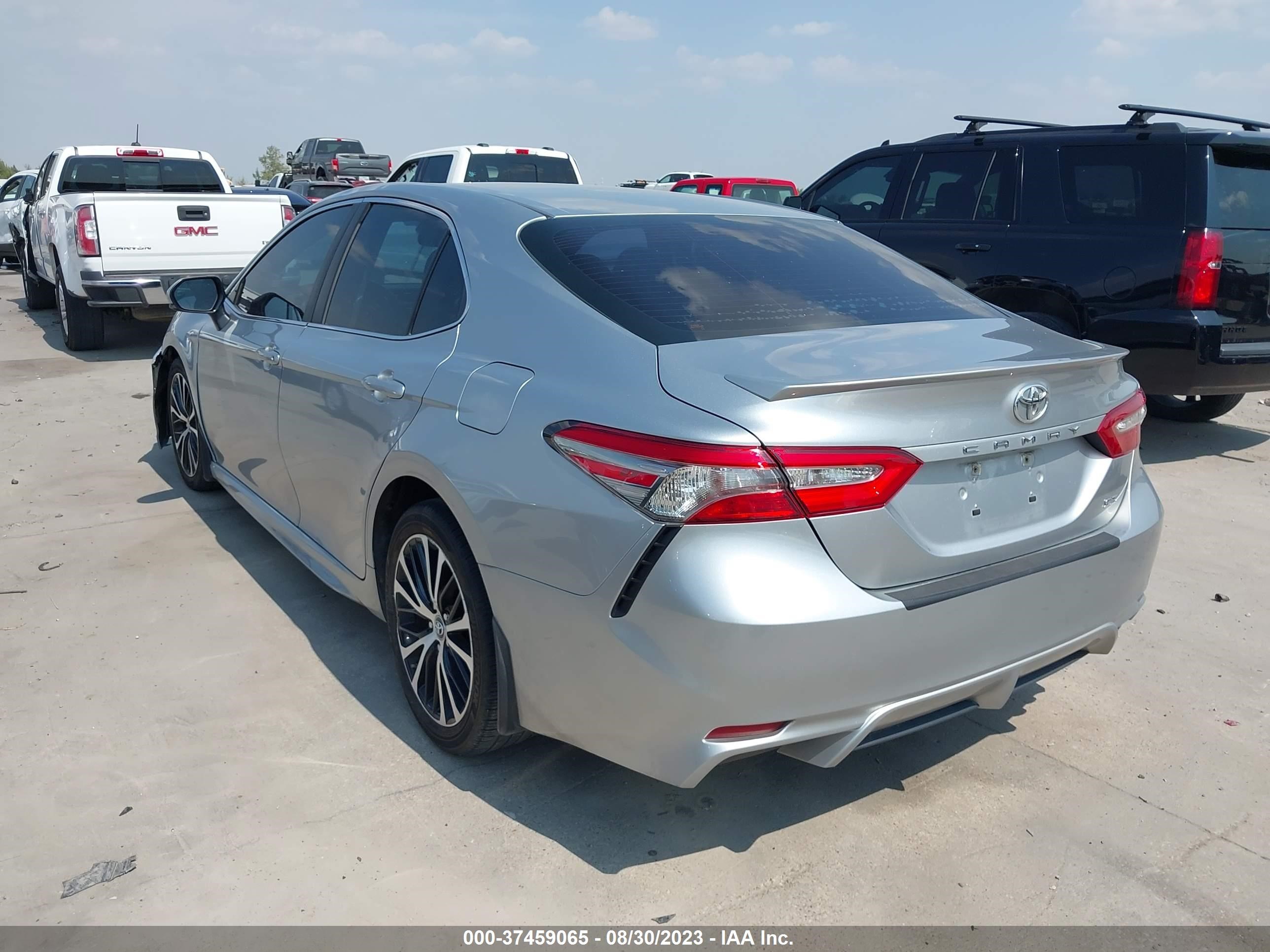 Photo 2 VIN: 4T1B11HKXJU075926 - TOYOTA CAMRY 