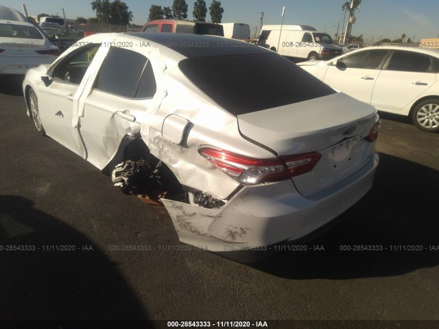 Photo 2 VIN: 4T1B11HKXJU082729 - TOYOTA CAMRY 