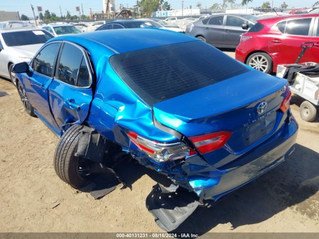 Photo 2 VIN: 4T1B11HKXJU100212 - TOYOTA CAMRY 