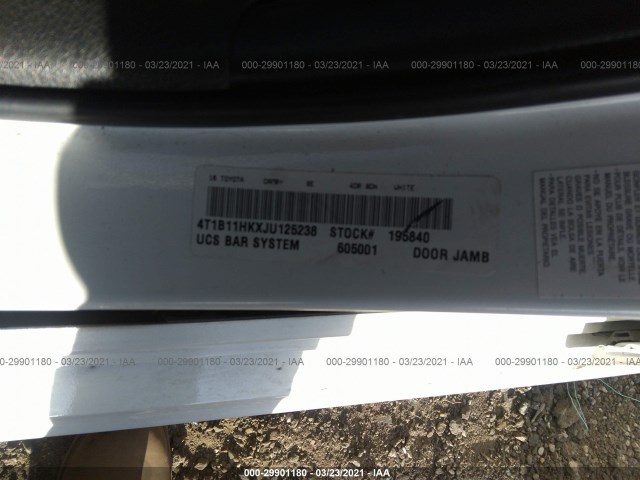 Photo 8 VIN: 4T1B11HKXJU125238 - TOYOTA CAMRY 