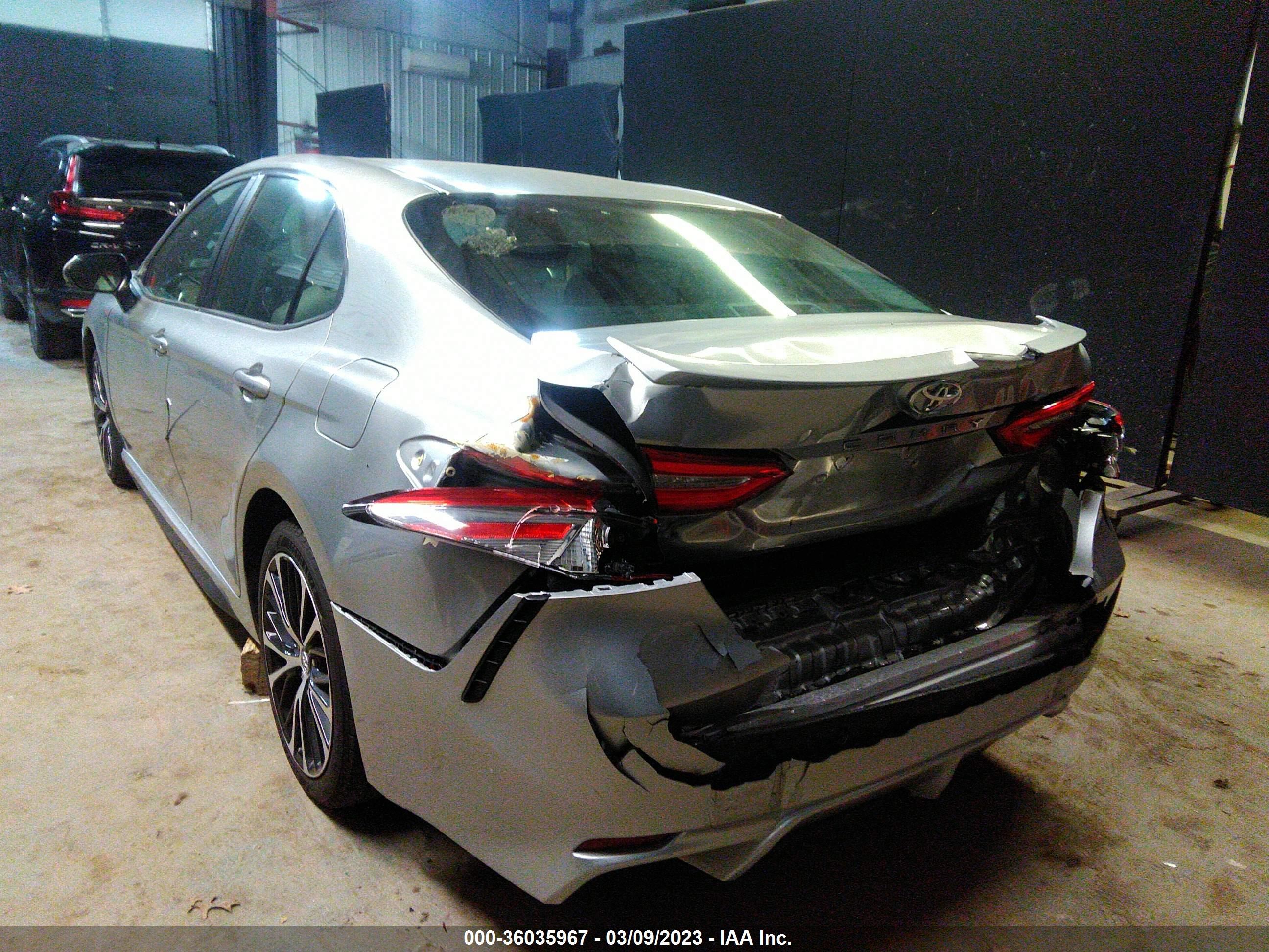 Photo 2 VIN: 4T1B11HKXJU127359 - TOYOTA CAMRY 