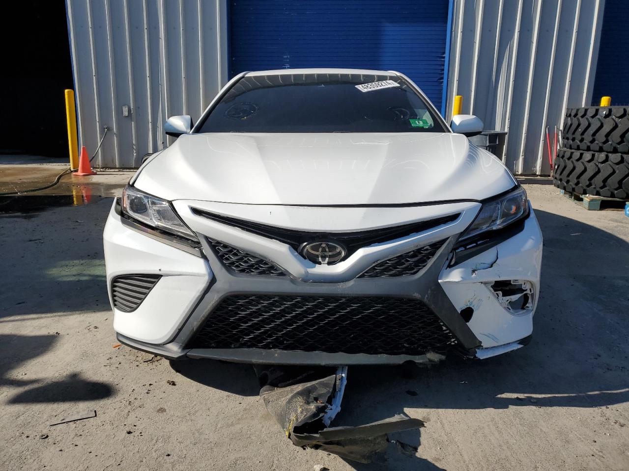 Photo 4 VIN: 4T1B11HKXJU133324 - TOYOTA CAMRY 