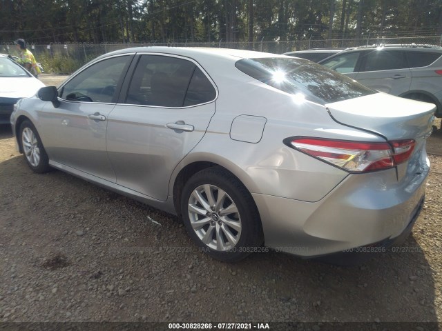 Photo 2 VIN: 4T1B11HKXJU509942 - TOYOTA CAMRY 