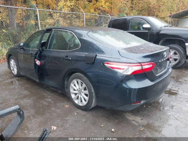 Photo 2 VIN: 4T1B11HKXJU510296 - TOYOTA CAMRY 