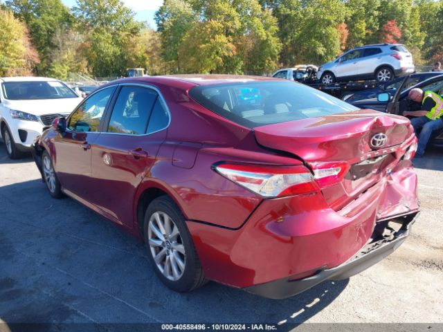 Photo 2 VIN: 4T1B11HKXJU522450 - TOYOTA CAMRY 