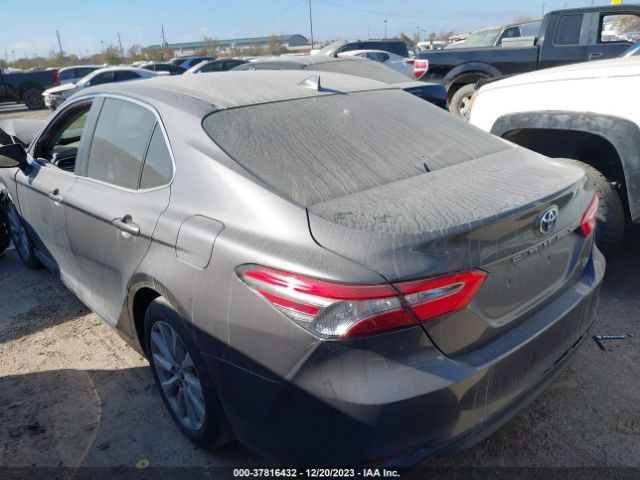 Photo 2 VIN: 4T1B11HKXJU563693 - TOYOTA CAMRY 