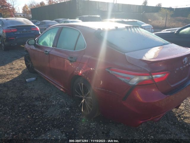 Photo 2 VIN: 4T1B11HKXJU580249 - TOYOTA CAMRY 