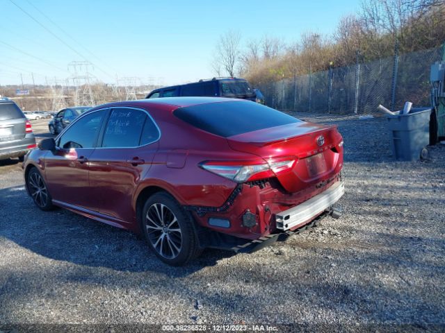 Photo 2 VIN: 4T1B11HKXJU581675 - TOYOTA CAMRY 