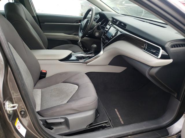 Photo 4 VIN: 4T1B11HKXJU581885 - TOYOTA CAMRY L 