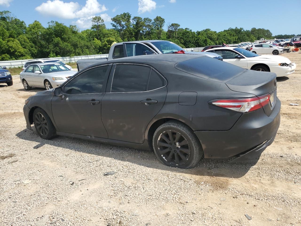 Photo 1 VIN: 4T1B11HKXJU584334 - TOYOTA CAMRY 