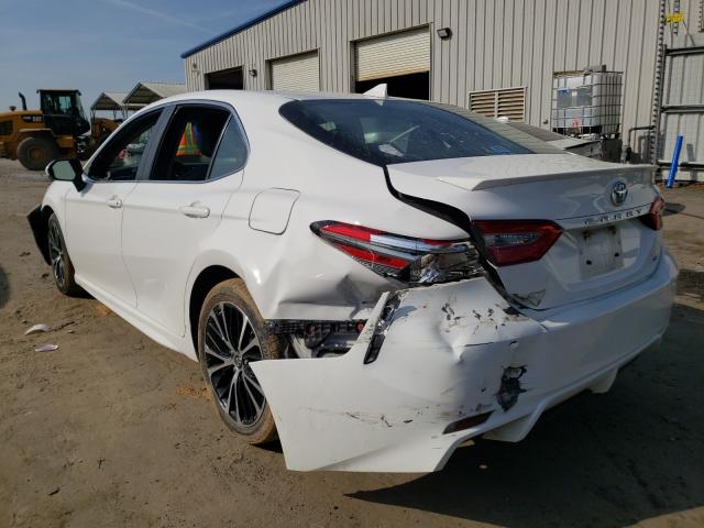 Photo 2 VIN: 4T1B11HKXJU586469 - TOYOTA CAMRY L 