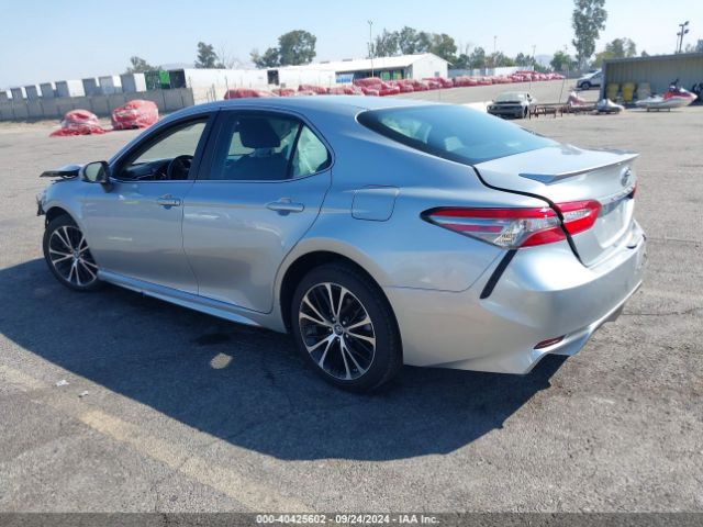 Photo 2 VIN: 4T1B11HKXJU593356 - TOYOTA CAMRY 