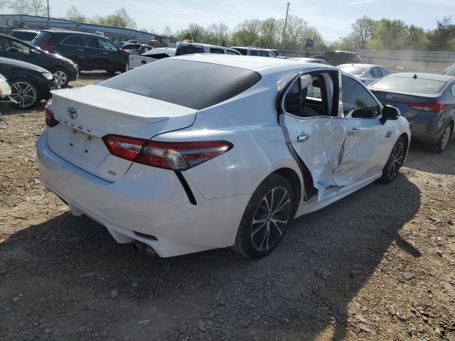 Photo 2 VIN: 4T1B11HKXJU596323 - TOYOTA CAMRY L 