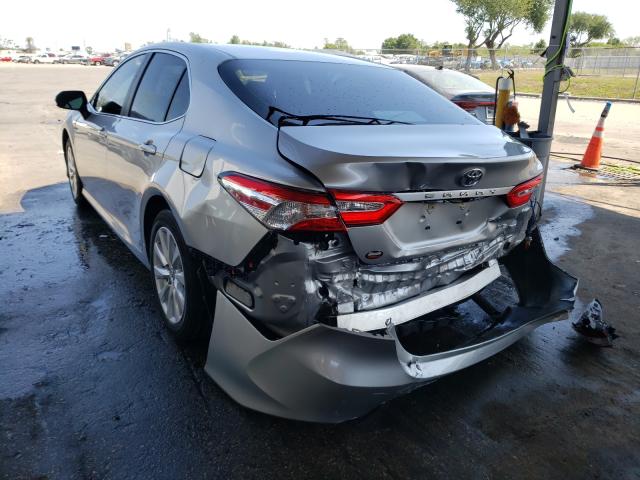 Photo 2 VIN: 4T1B11HKXJU604386 - TOYOTA CAMRY L 