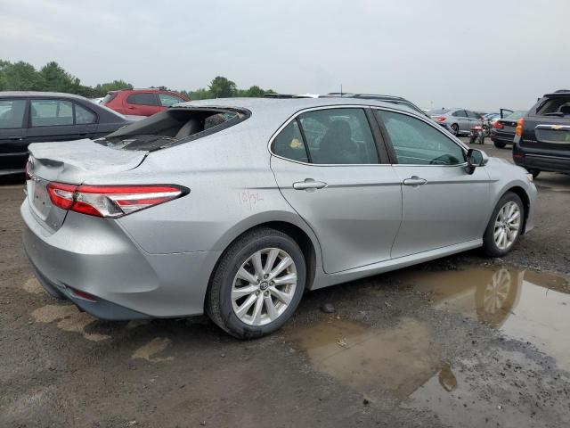 Photo 2 VIN: 4T1B11HKXJU609958 - TOYOTA CAMRY L 