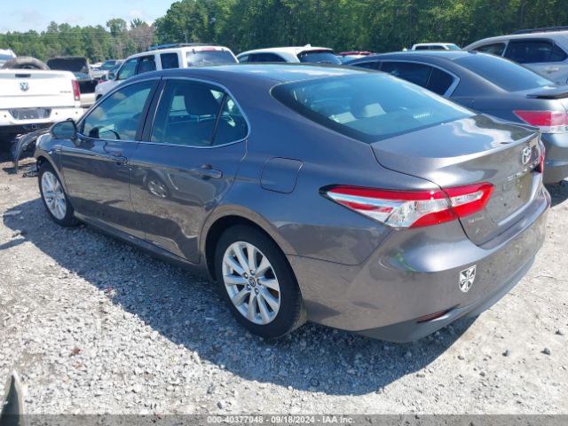 Photo 2 VIN: 4T1B11HKXJU638408 - TOYOTA CAMRY 