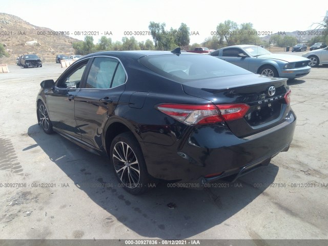 Photo 2 VIN: 4T1B11HKXJU645990 - TOYOTA CAMRY 