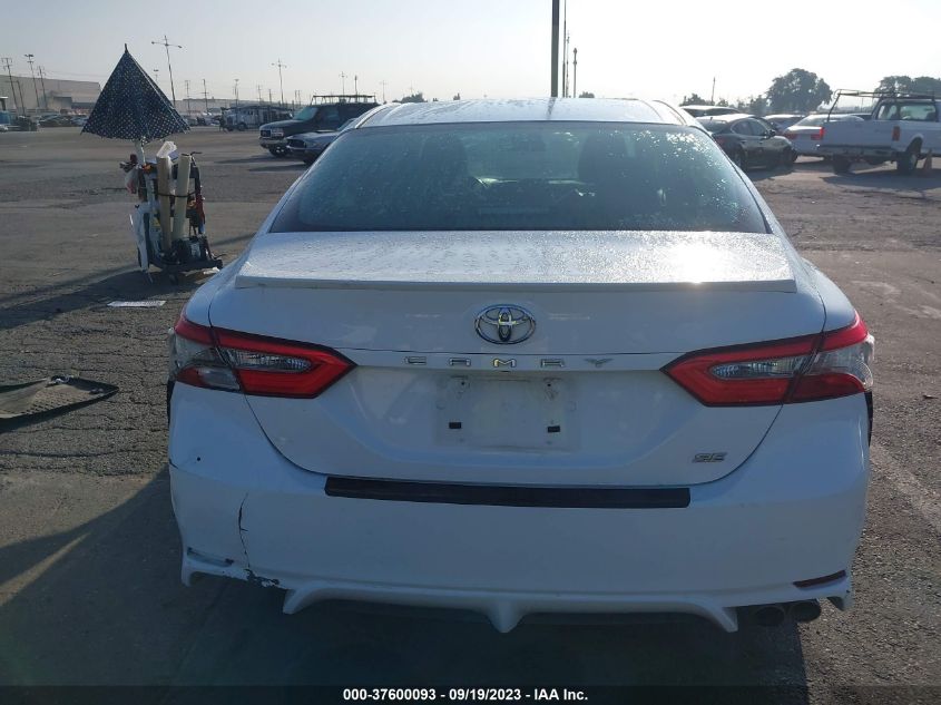 Photo 15 VIN: 4T1B11HKXJU652261 - TOYOTA CAMRY 