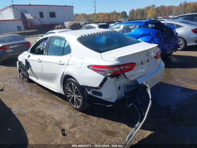 Photo 2 VIN: 4T1B11HKXJU660831 - TOYOTA CAMRY 