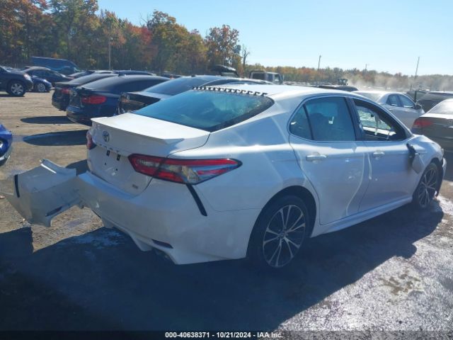 Photo 3 VIN: 4T1B11HKXJU660831 - TOYOTA CAMRY 