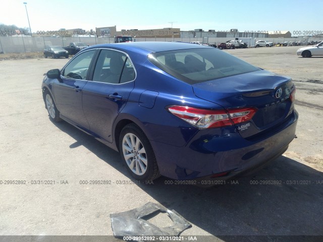 Photo 2 VIN: 4T1B11HKXJU662806 - TOYOTA CAMRY 