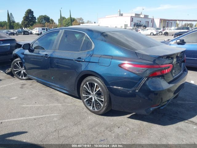 Photo 2 VIN: 4T1B11HKXJU668704 - TOYOTA CAMRY 