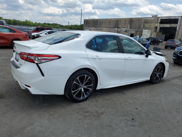 Photo 2 VIN: 4T1B11HKXJU670114 - TOYOTA CAMRY L 