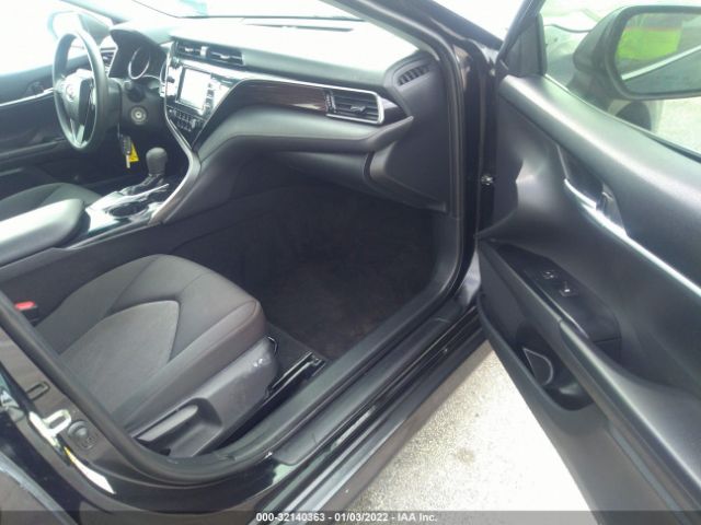 Photo 4 VIN: 4T1B11HKXKU164896 - TOYOTA CAMRY 