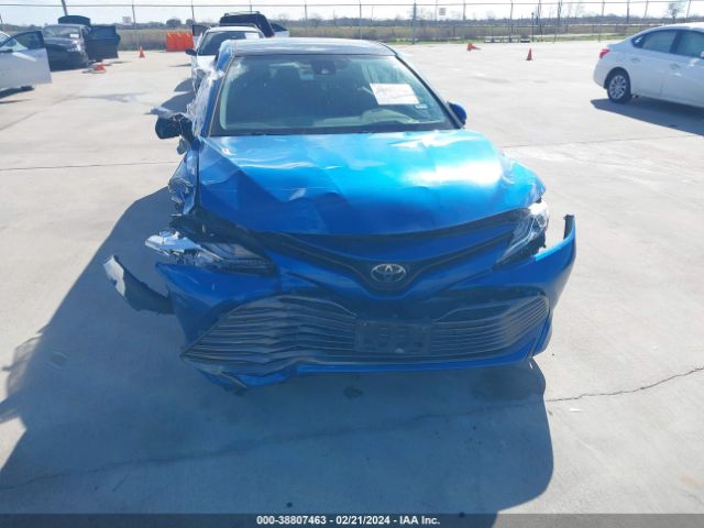 Photo 5 VIN: 4T1B11HKXKU180161 - TOYOTA CAMRY 