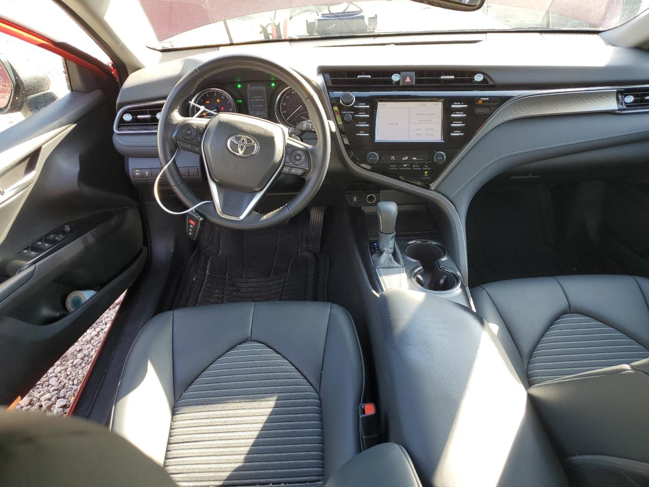 Photo 7 VIN: 4T1B11HKXKU186834 - TOYOTA CAMRY 