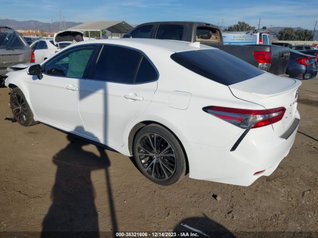 Photo 2 VIN: 4T1B11HKXKU210923 - TOYOTA CAMRY 