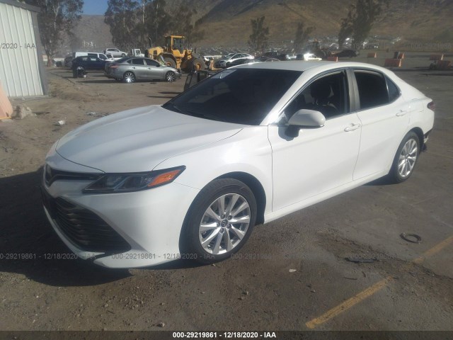 Photo 1 VIN: 4T1B11HKXKU215863 - TOYOTA CAMRY 