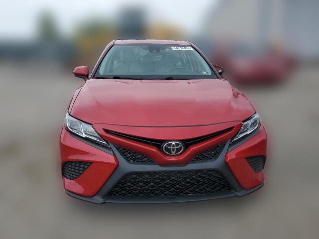 Photo 4 VIN: 4T1B11HKXKU236874 - TOYOTA CAMRY 