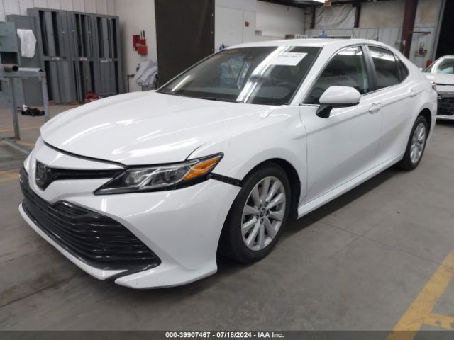 Photo 1 VIN: 4T1B11HKXKU240391 - TOYOTA CAMRY 